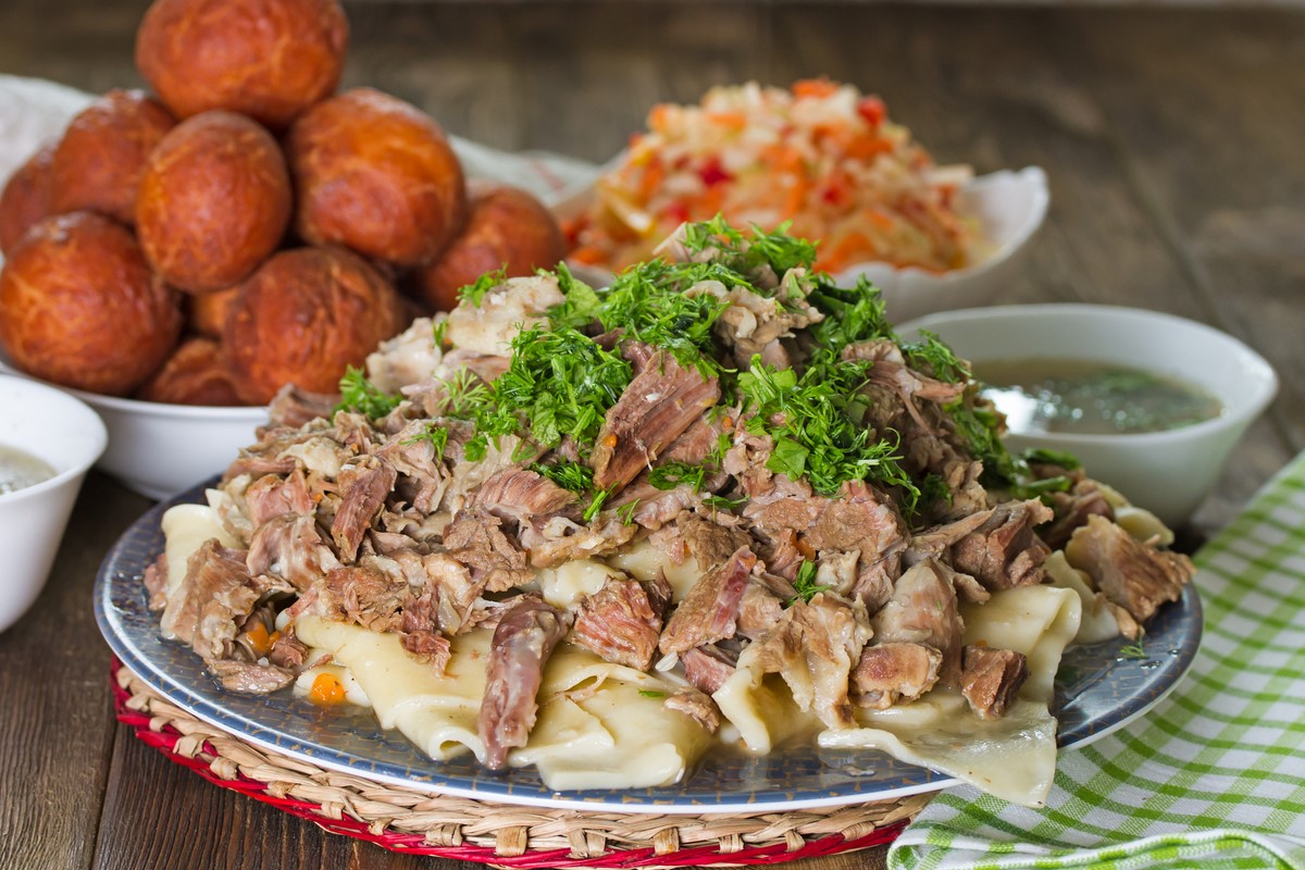 Казахская кухня бешбармак