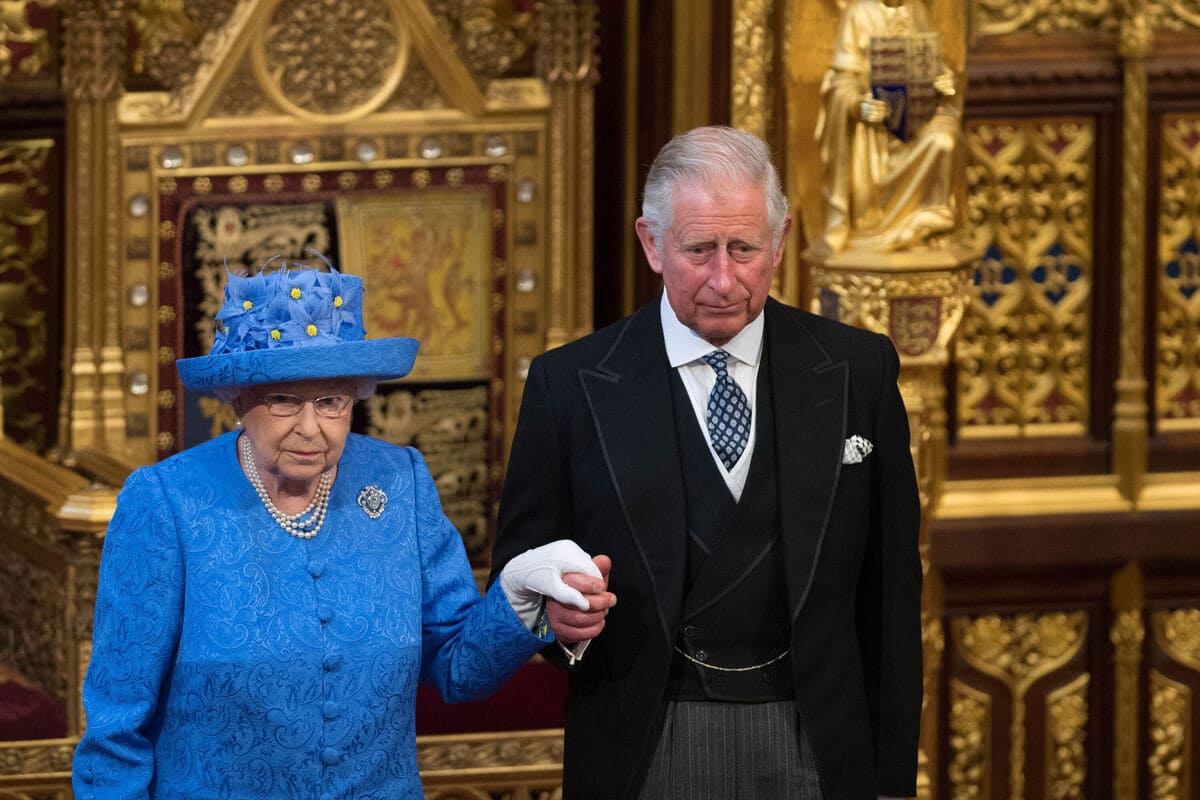 Почему февраль стал таким неудачным для принца Чарльза и королевской семьи